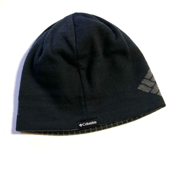 Columbia Reversible Black and Gray Knit Beanie - Picture 2 of 8